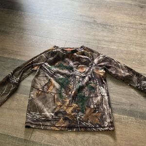 Boys size 6 carhartt shirt